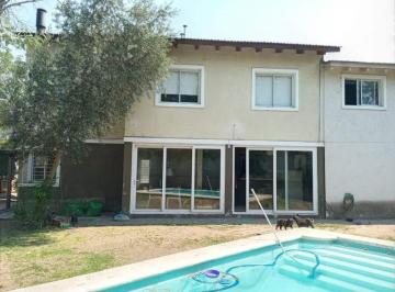 Casa · 170m² · 4 Ambientes · 2 Cocheras · Casa en Venta de 4 Dorm., Zona Norte, Cordoba.