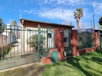 Casa · 73m² · 3 Ambientes · 2 Cocheras · Casa en Venta, Retasada, Ubicada en Pilar, Barrio La Lonja, Sobre Las Acacias