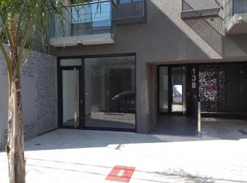 Local comercial · 60m² · Locales - a La Calle - Ramos Mejía, Gran Bs. As. Oeste