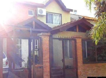 Casa · 199m² · 4 Ambientes · 2 Cocheras · Casa - Tapiales