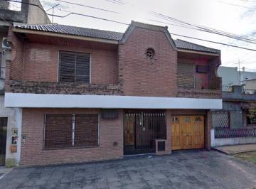 Casa · 330m² · 6 Ambientes · 1 Cochera · Casa 6 Ambientes en Venta Ramos Mejia - Permuta Menor Valor