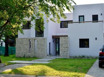 Casa de 5 ambientes, San Isidro · Casa Barrio Cerrado Santa Rita, San Isidro - Alq Temporario