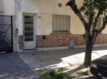 Departamento · 65m² · 3 Ambientes · Departamento Tipo Casa en Venta en Lanus Este