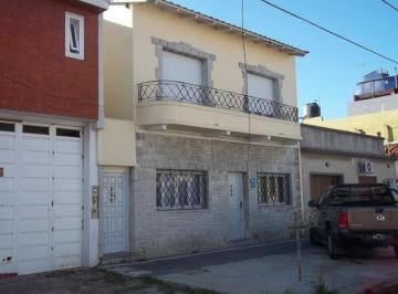 Casa · 173m² · 5 Ambientes · Casa en Venta en Lanus Oeste