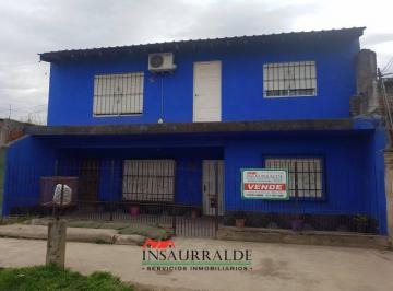 Casa · 230m² · 6 Ambientes · Casa en Venta, de 2 Plantas con Dto a Terminar Al Fondo Ideal 3 Familias o Inversor