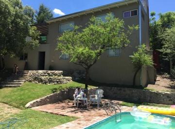 Casa · 110m² · 3 Ambientes · 4 Cocheras · La Serranita - Excelente Casa - 2 Dormit 2 Baños Piscina Par