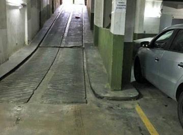 Garage · 13m² · Cochera Cubierta a La Venta en Acassuso