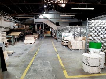 general-san-martin-san-martin-venta-galpon-mas-de-500-mts · Galpon 3400 m² C/ Salida a Dos Calles