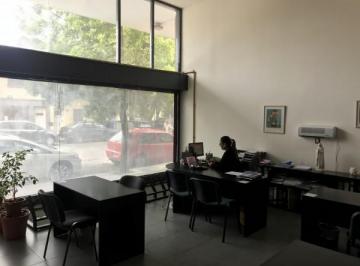 Local comercial · 180m² · Amplio Local a La Calle con Oficinas