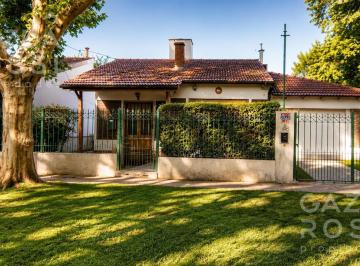 Casa · 570m² · 5 Ambientes · 1 Cochera · Casa - Longchamps