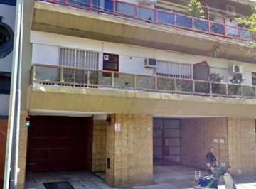 Garage · 22m² · Azcuenaga y Vicente Lopez. Cochera Doble!