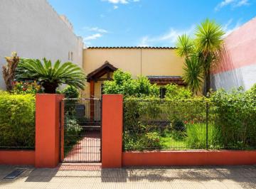 KNK-KNK-1586_2 · Lote 8.66 X 42.34 Centro de Villa Luzuriaga
