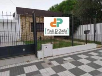 Casa · 160m² · 4 Ambientes · 2 Cocheras · Casa en Venta Luis Guillón