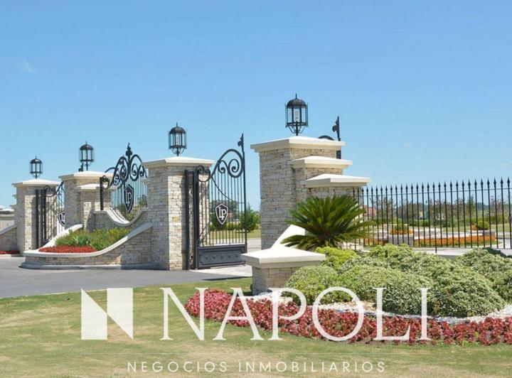 Terreno · 930m²