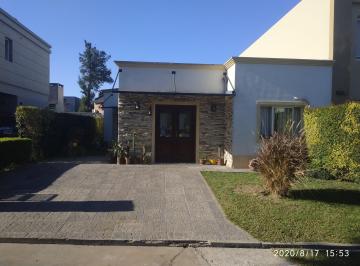 Casa de 6 ambientes, San Miguel · Casa de 265 m² con 3 Habitaciones en Venta en Bella Vista