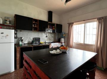 Casa · 95m² · 3 Ambientes · 5 Cocheras · Casa Americana Venta 3 Ambientes Ituzaingo Norte