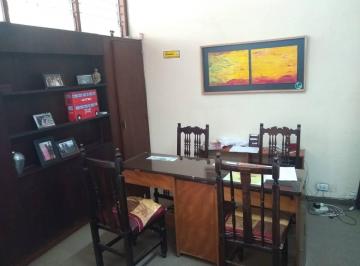 Oficina comercial · 50m² · 3 Ambientes · Oficina Amplia en Galeria Cinerama (Se Puede Dividir)