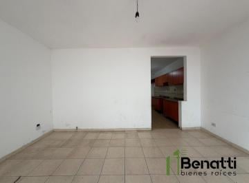 PH · 70m² · 3 Ambientes · PH 3 Ambientes en Pb en Alquiler a Refaccionar. Sin Expensas
