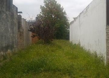 Incluye dos deptos de dos ambientes , sobre un lote de 10 x 48, el inmueble esta · Terreno en Venta en Pacheco, Tigre.