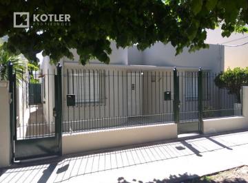 Casa · 552m² · 4 Ambientes · Ideal Inversor! Atención! Se Escuchan Ofertas!