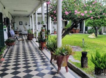 Casa · 450m² · 5 Dormitorios · 1 Cochera · Casa Local Locales Centro Venta Gualeguaychu