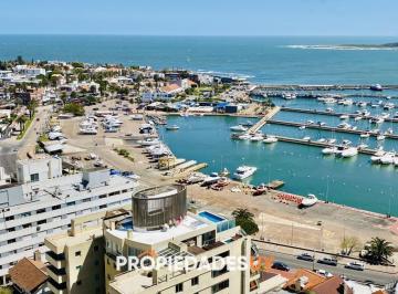 Foto1 · Piso Alto con Excelente Vista Al Puerto!