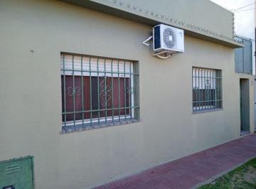 Casa de 3 ambientes, Quilmes · Casa con Importante Terreno en La Zona de Bernal