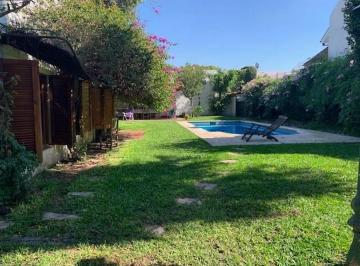 Casa de 4 ambientes, Quilmes · Casa 5 Amb. + Piscina. Lote 744 M&sup2;.venta Quilmes Residencial