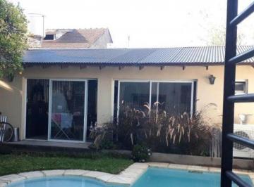 Casa de 5 ambientes, Quilmes · Casa 5 Amb + Piscina. Quilmes Oeste