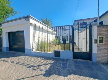 Casa de 4 ambientes, Almirante Brown · Casa Excelente Estado y Ubicacion.
