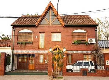 Casa de 5 ambientes, Tres de Febrero · Venta Chalet 5 Ambientes en Ciudad Jardín. Of. 4233