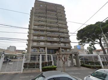 Departamento · 32m² · 1 Ambiente · En Venta en Caseros Hermos Monoambiente en 4 Piso, Contra Frente, con Balcon Corrido, Venta Inmediat