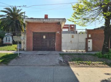PH · 108m² · 3 Ambientes · 1 Cochera · Casa Venta Castelar