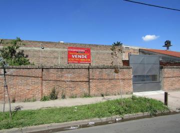 Casa · 100m² · 4 Ambientes · 1 Cochera · Venta de Casa en Burzaco a m de La Av Monteverde.