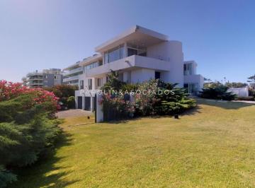 Foto1 · Casa en Venta de 5 Dorm. en Mansa, Punta del Este.