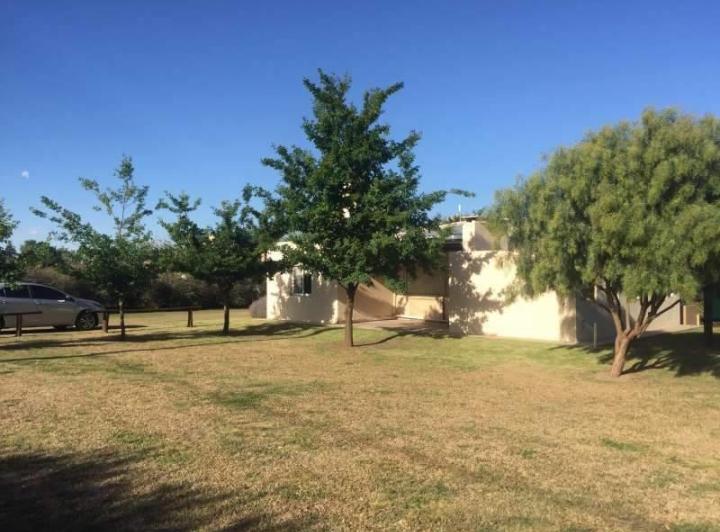 Terreno · 400m² · 8 Ambientes