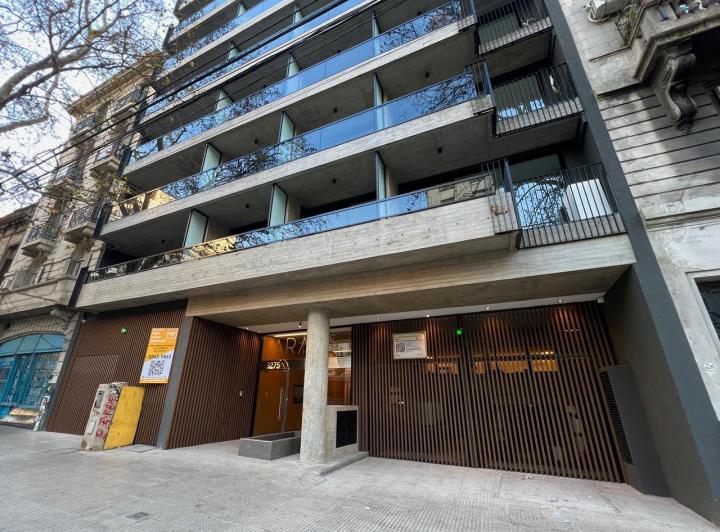 Desarrollo vertical , Almagro · Aralis Rivadavia - 1 y 4 Ambientes con Amenities