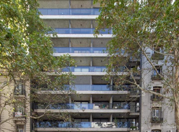 Desarrollo vertical , Balvanera · Aralis Rivadavia - 1 y 4 Ambientes con Amenities