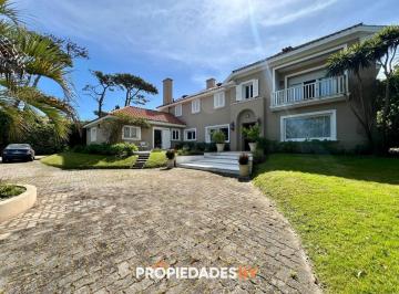 Foto1 · Hermosa Residencia a Una Cuadra de La Playa en Parada 30 Brava