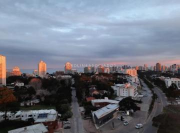 Foto1 · Apartamento en Venta de 2 Dorm. en Place Lafayette, Punta del Este.