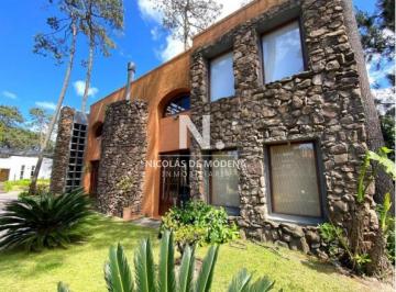 Foto1 · Divina Casa en Venta en La Arbolada.
