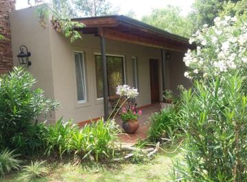 Casa · 171m² · 3 Dormitorios · 2 Cocheras · Excelente Casa en Venta Club de Campo El Moro Marcos Paz