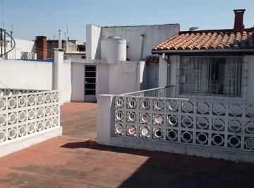 Casa de 6 ambientes, Parque Chacabuco · Gran Oportunidad! Casa Sobre Lote Propio a Refaccionar con Terraza y Cochera