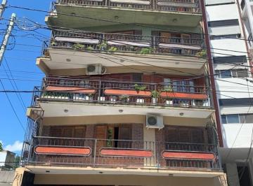 Departamento · 65m² · 3 Ambientes · 2 Cocheras · 3 Ambientes Al Frente con 2 Cocheras Oportunidad