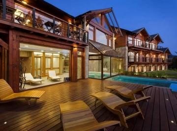Edificio · 757m² · Puerto Manzano - Villa La Angostura - Parque Nacional Nahuel Huapi