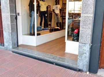 Local comercial · 42m² · 1 Ambiente · Local Comercial en Alquiler