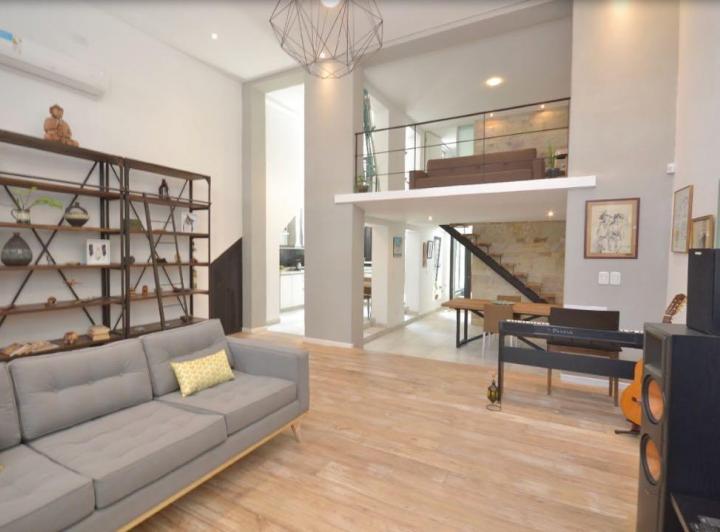 Casa · 140m² · 5 Ambientes