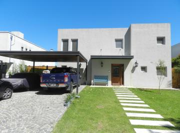 Casa de 5 ambientes, San Fernando · Enero 2027 Casa en Alquiler Temporal en La Damasia