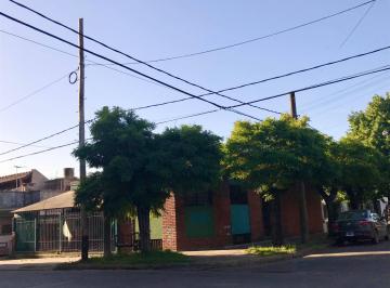 Local comercial , Almirante Brown · Local en 2 Plantas a La Venta