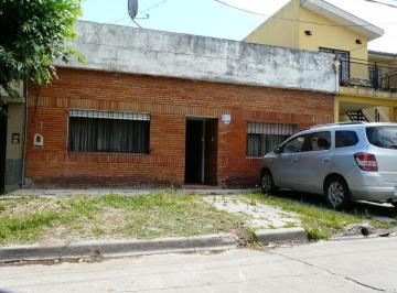 Casa · 200m² · 4 Ambientes · Casa - Llavallol